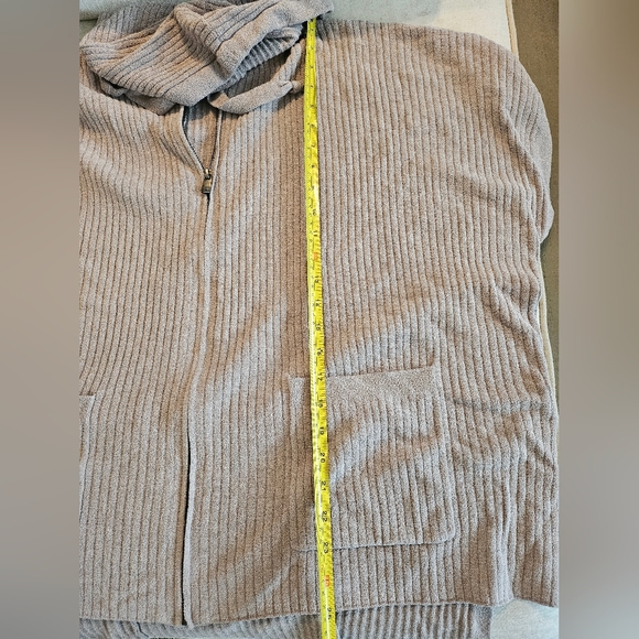 Barefoot dreams cozy chic ultra light zip short sleeve hoodie small/med - Picture 8 of 8